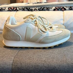 Veja Women's Cream and White Sneakers